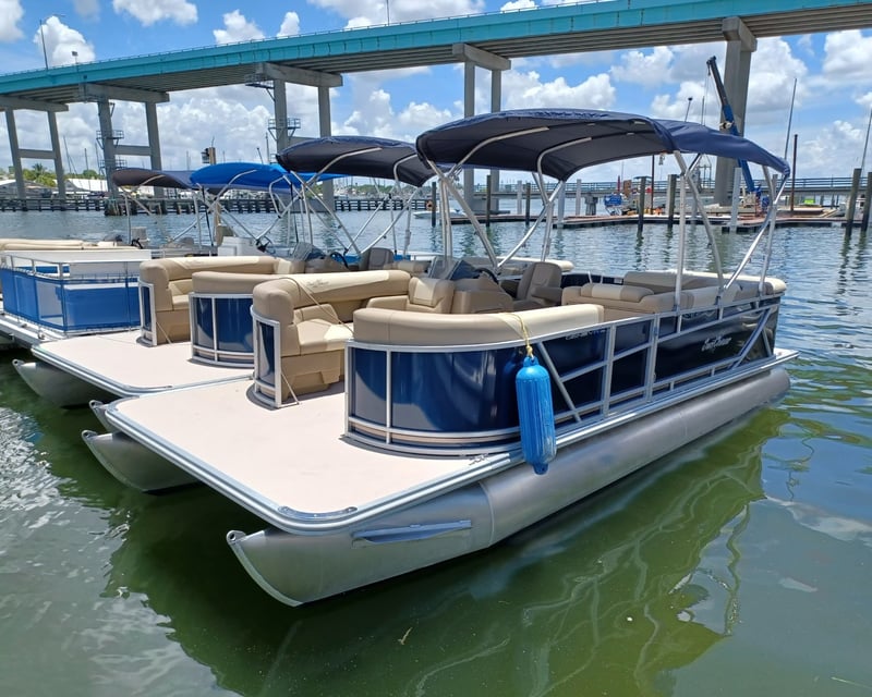 Fort Myers Beach 22' Pontoon Rental