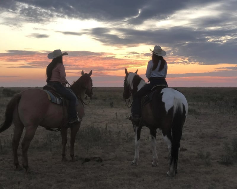 Sunset Horseback Riding on the Palo Duro Canyon Rim