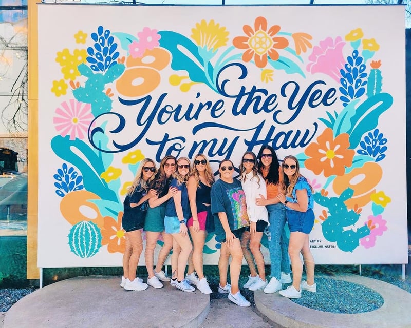 Murals & Mimosas Party Bus Tour in Austin