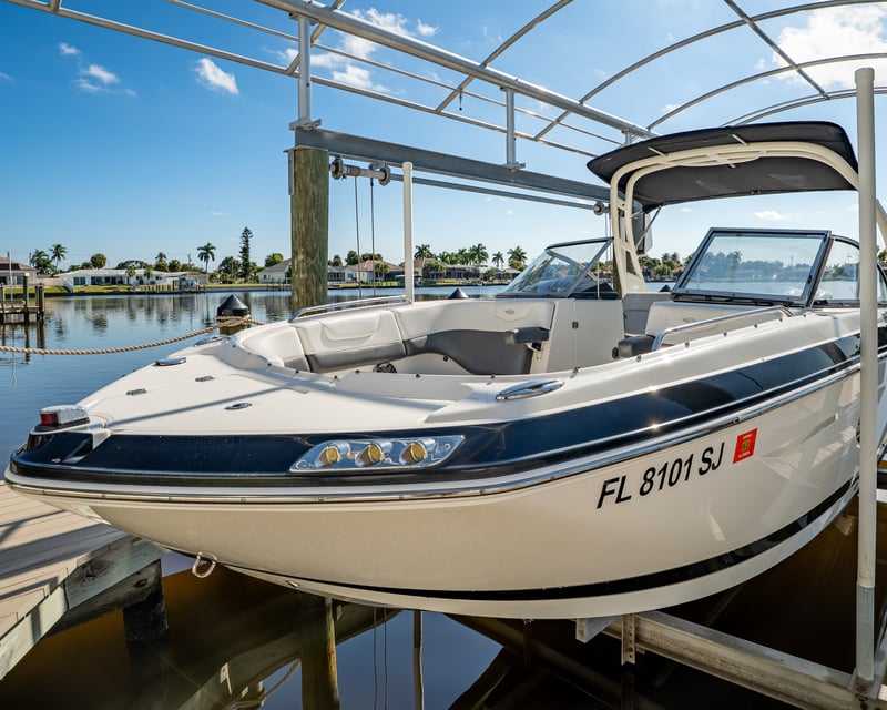 Multi-Day 25' Boat Rental with Delivery in Cape Coral