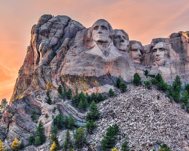 Mount Rushmore & Black Hills Full-Day Guided Tour