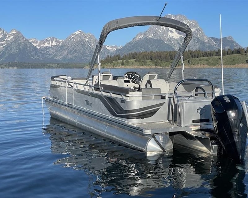 Deck Cruiser Rental on Jackson Lake