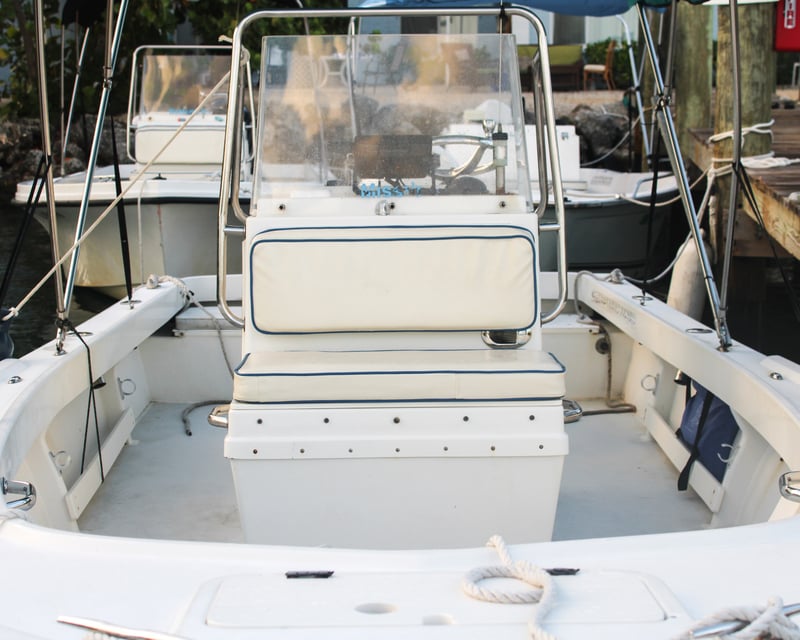 19' Center Console Boat Rental in Marathon