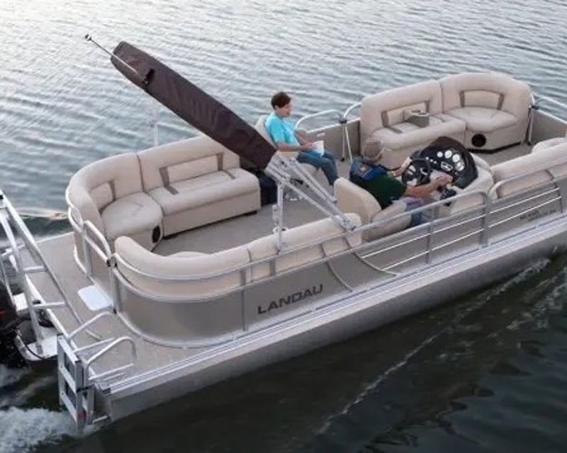 23' Tritoon Pontoon Rental With Tow Bar on Smith Lake