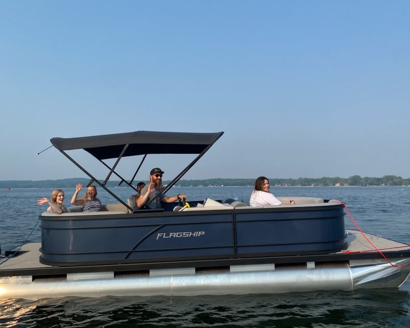 Cruise Sturgeon Bay on a 23' Pontoon Rental