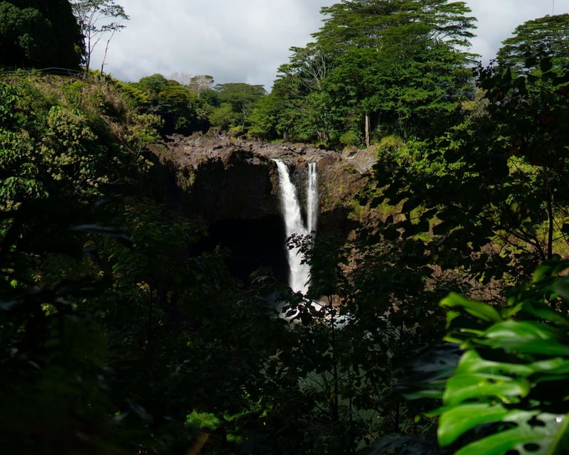 Kilauea Volcano, Waterfall & Black Sand Beach Tour from Hilo
