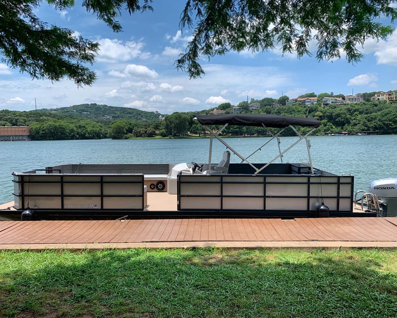 Cruise Lake Austin on a 30' Tritoon Boat Rental