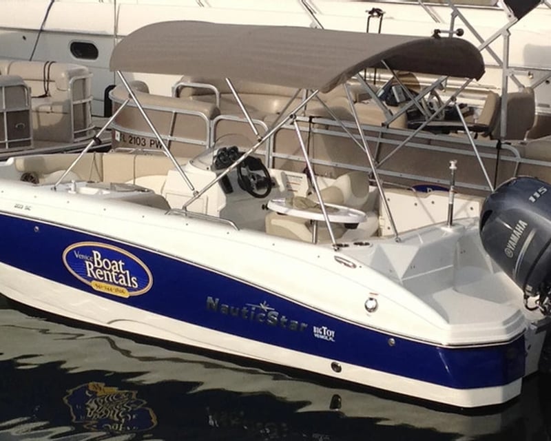 20' Deck Boat Rental in Venice, FL for Gulf & ICW