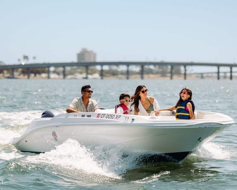 Self-Drive 18' Powerboat Rental in San Diego