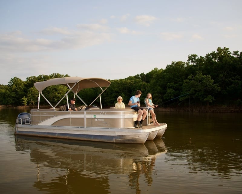22' Pontoon Boat Rental on Lake Thunderbird