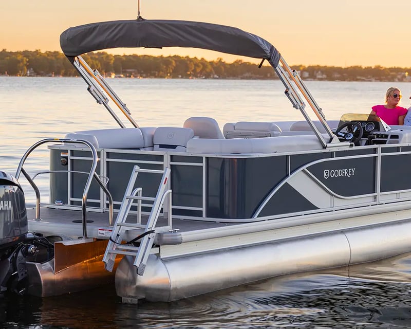 150HP Pontoon Boat Rental in East Annandale