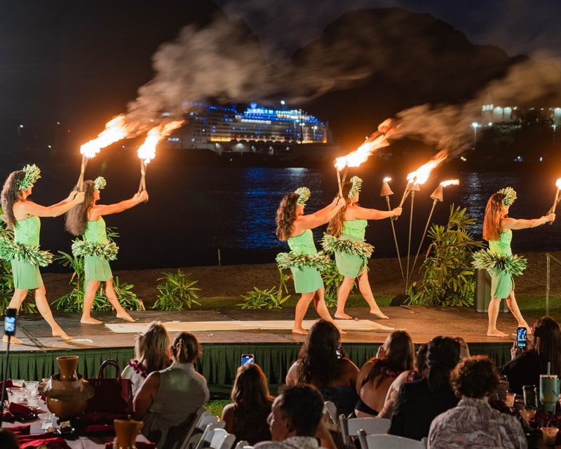 Oceanfront Polynesian Luau Dinner Show in Lihue, Kauai