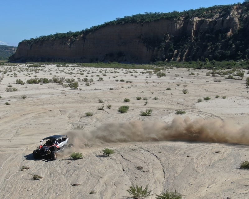 Private Off-Road Tour to Sierra de la Laguna Waterfalls