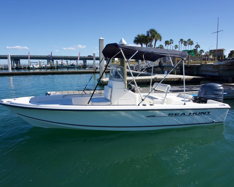 18' Center Console Boat Rental in St. Petersburg