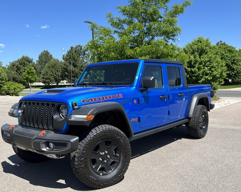 Open-Air Jeep Gladiator Mojave Rental in Loveland