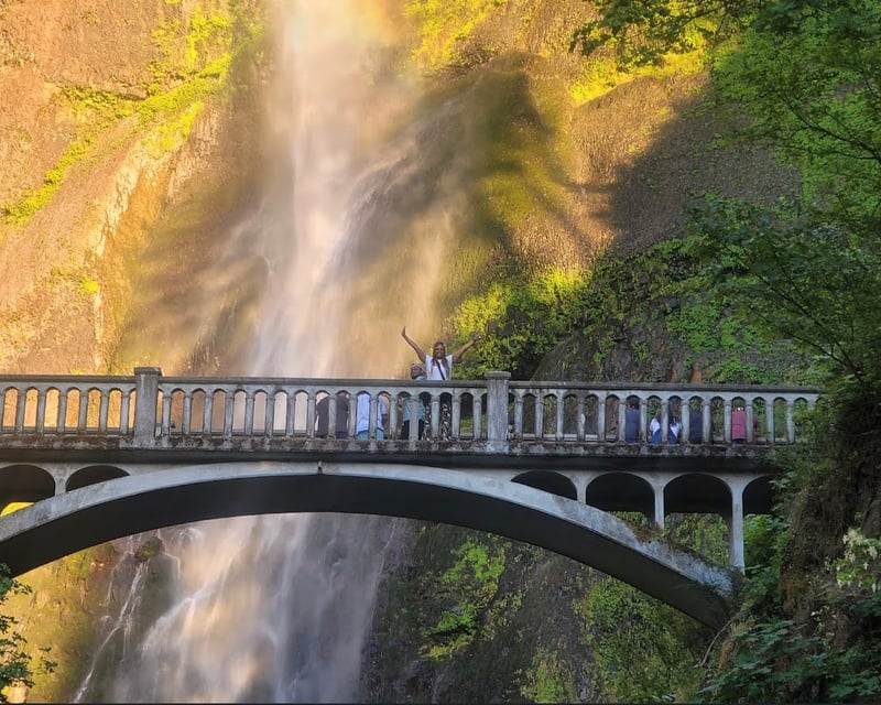 Sunset Multnomah Falls & Columbia River Gorge Waterfall Tour