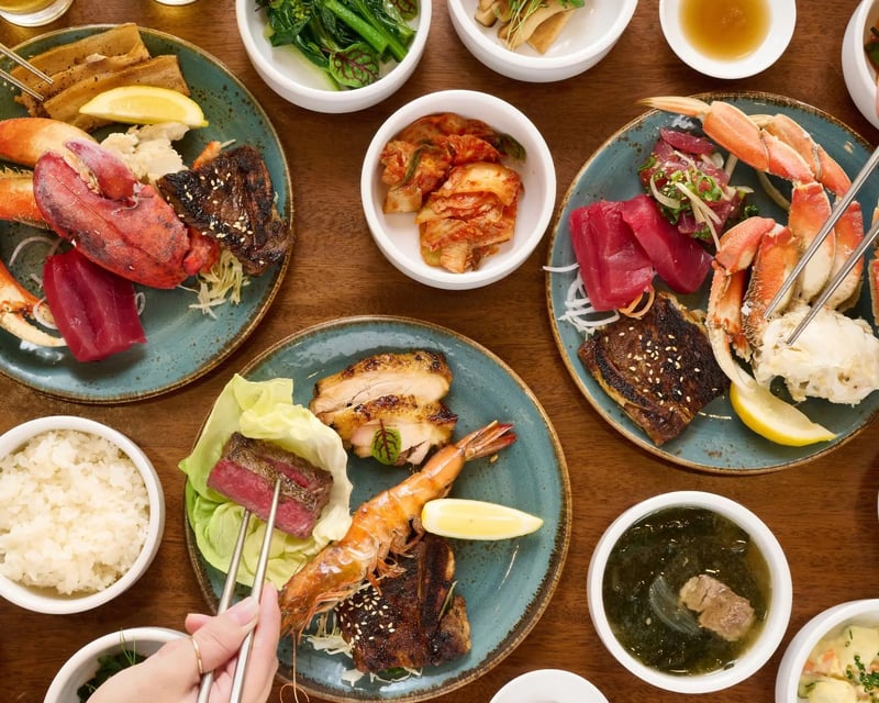 Watch a VIP Hula Show & Buffet Dinner in Waikiki