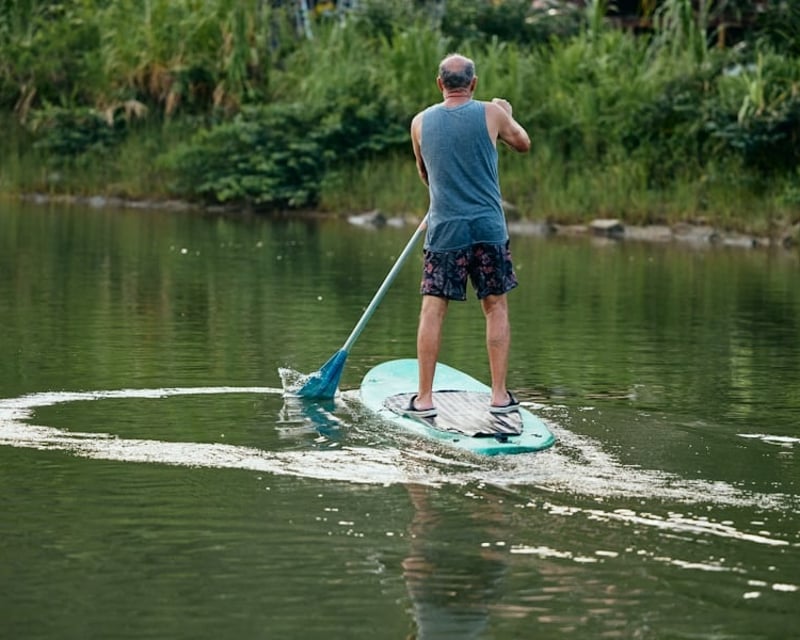 Fontana Lake Stand-Up Paddleboard Rental
