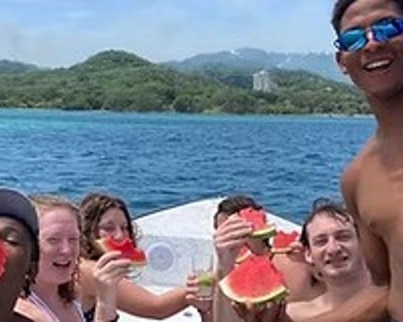 Glass-Bottom Boat Tour in West End, Roatan