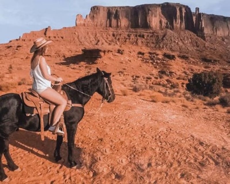 1-Hour Horseback Tour in Monument Valley