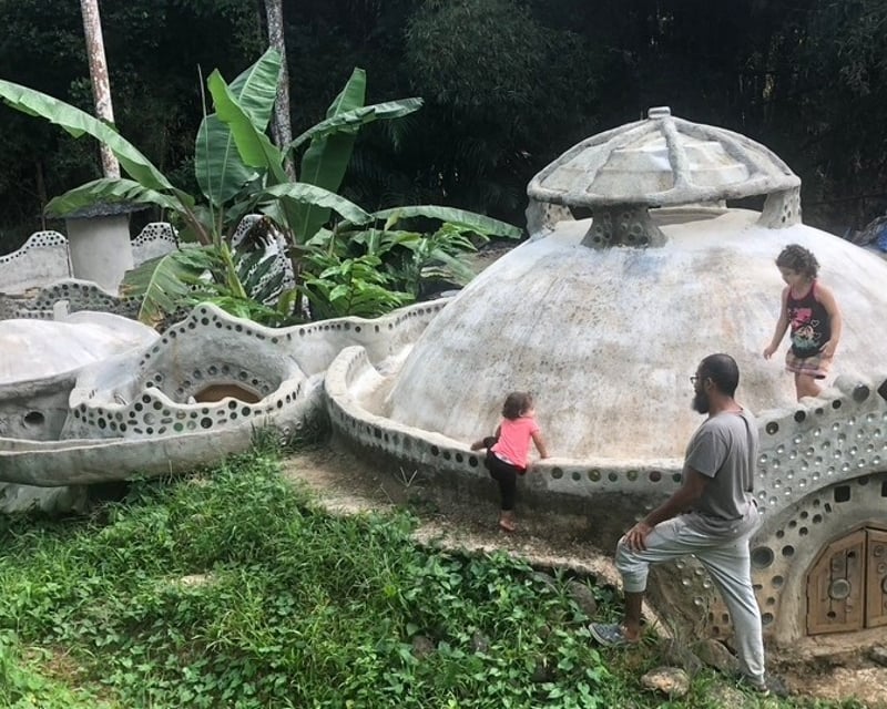 Guided Earthship Tour in Agunda