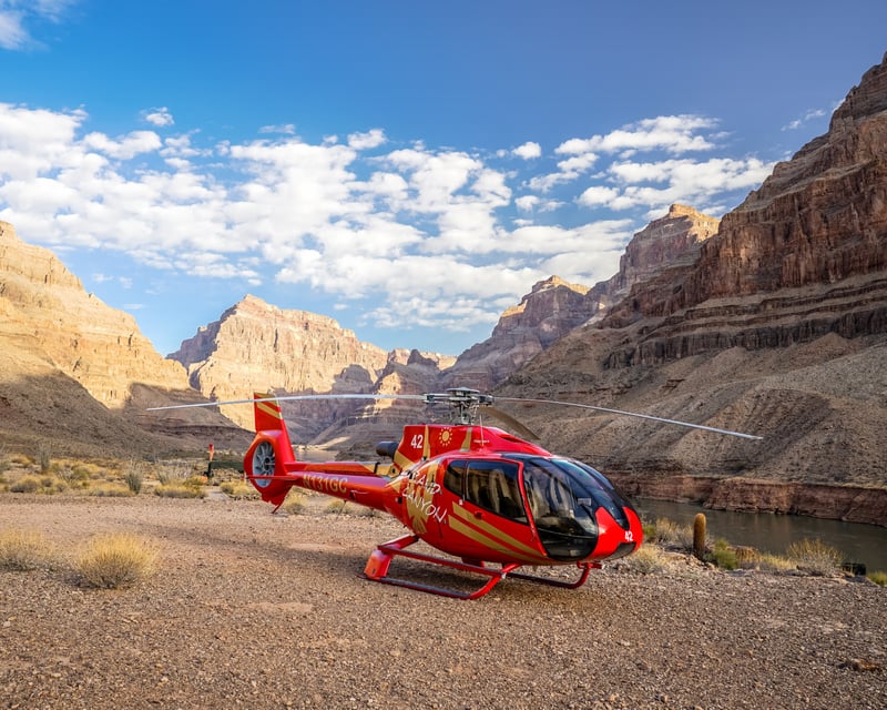 Grand Canyon West Helicopter Landing Tour from Las Vegas