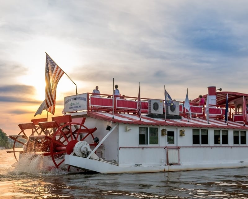 Paddlewheel Riverboat Sightseeing Cruise in Harrisburg