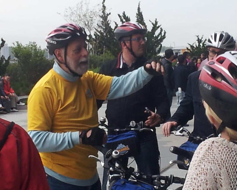 10-Mile Williamsburg & Greenpoint Bike Tour