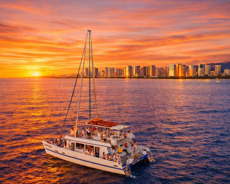 Honolulu Sunset Fireworks Cruise