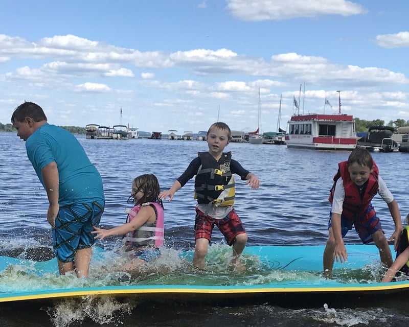 Lily Pad Rental in Wisconsin Dells