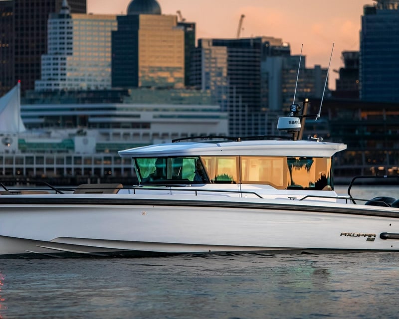 Tampa 37' Luxury Adventure Boat Charter