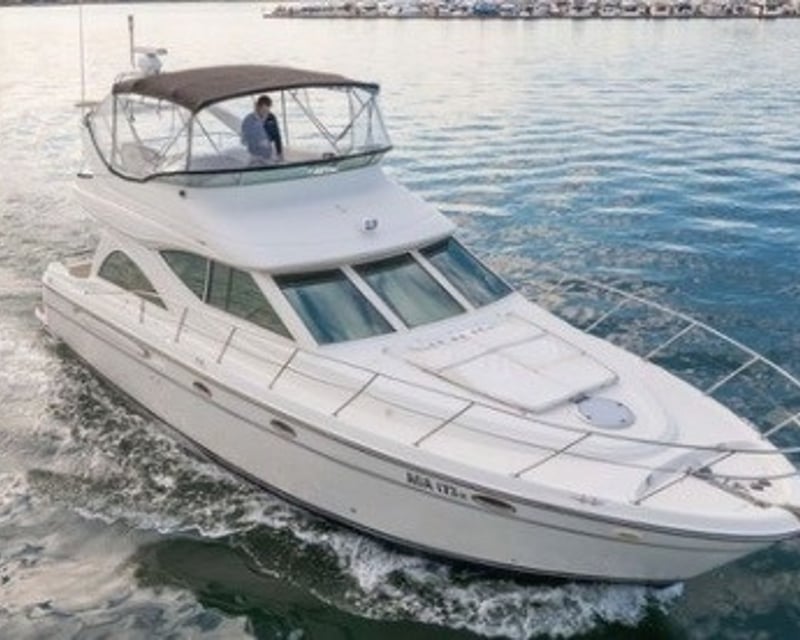 Private 42' Yacht Charter on Biscayne Bay, Miami