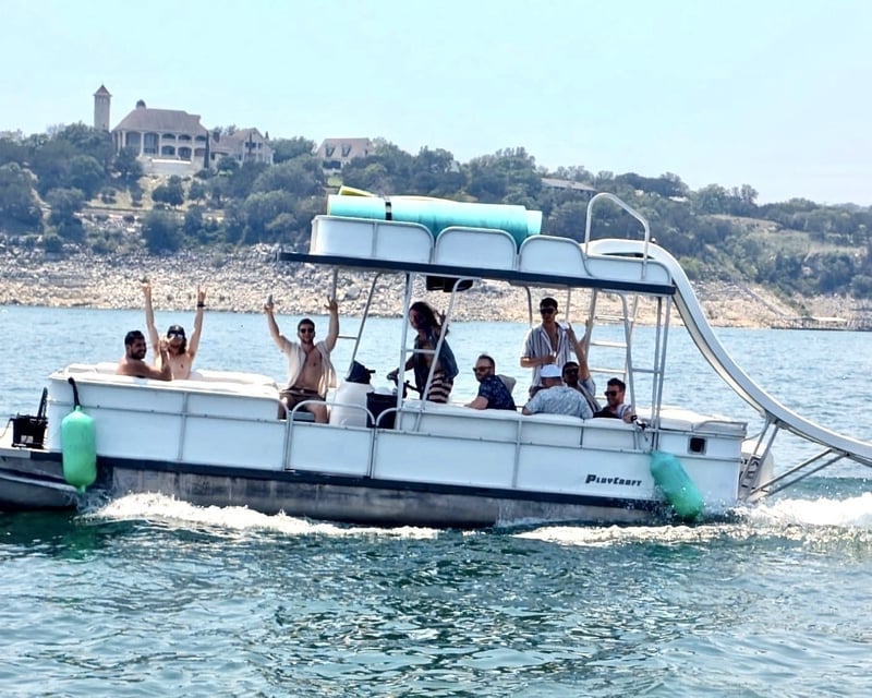 Captained 25' Pontoon Boat Rental on Lake Travis