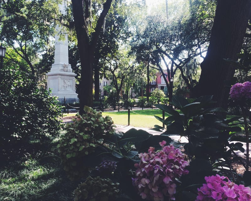 Explore Savannah Historic District on a 2-Hour Walking Tour