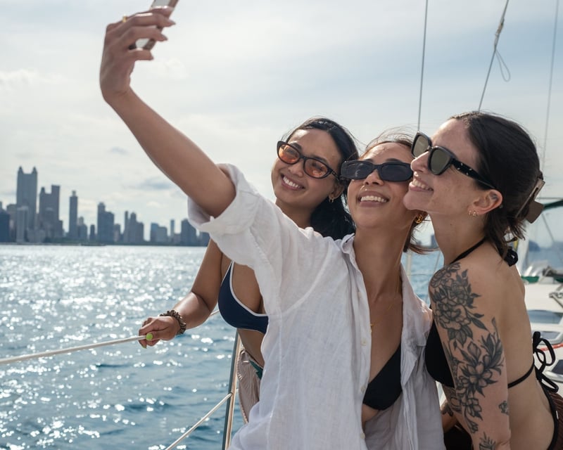 Chicago 3-Hour Private Sailing Charter