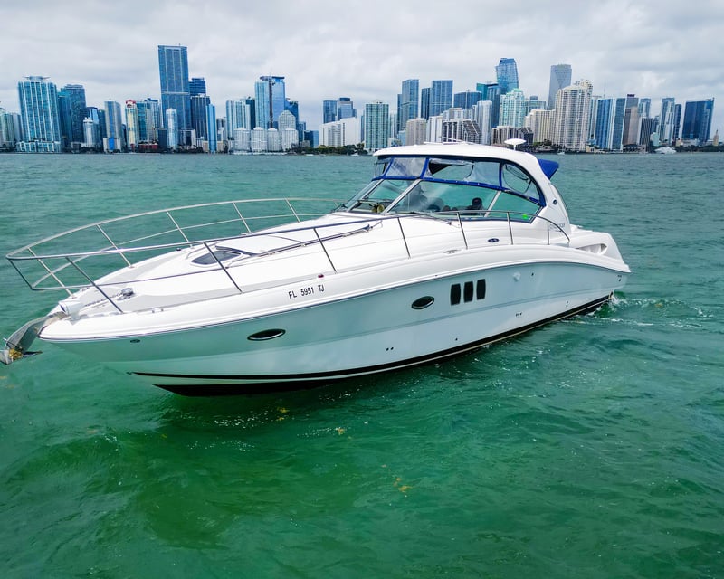 Charter a 40' Mini Yacht in Fort Lauderdale