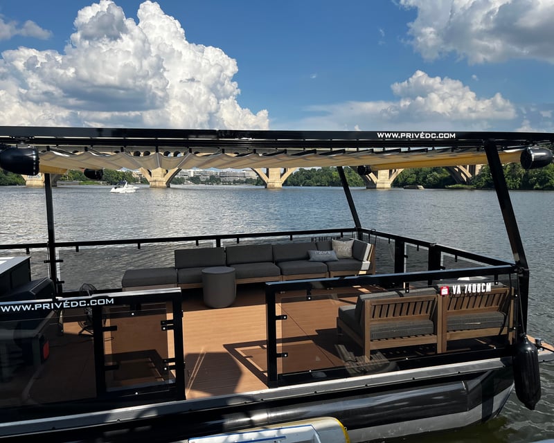 Private Captained Pontoon Charter From Gravelly Point