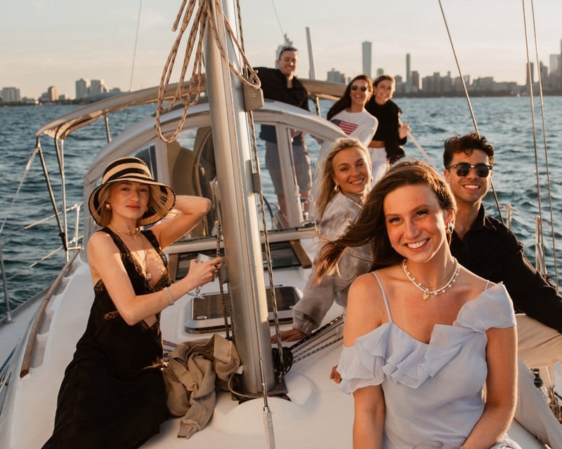Private Chicago Lakefront Sailing Cruise from Navy Pier