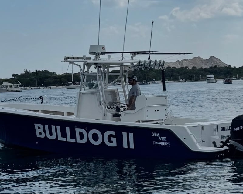 Private 32' Center Console Fishing Charter in Riviera Beach
