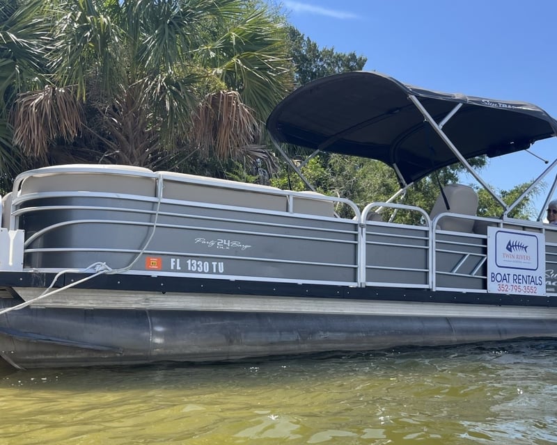 Pontoon & Skiff Boat Rental in Crystal River