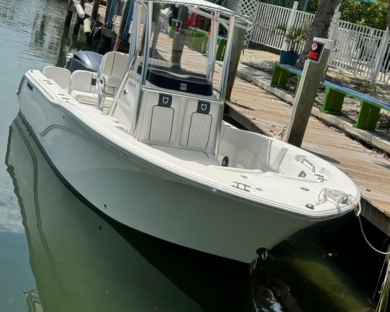 24' T-Top Boat Rental in Marathon, FL