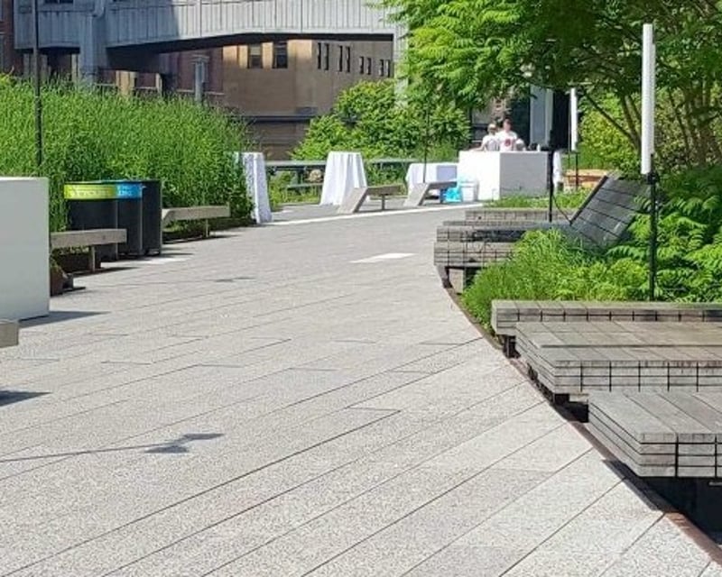 Explore The High Line on a Guided Walking Tour