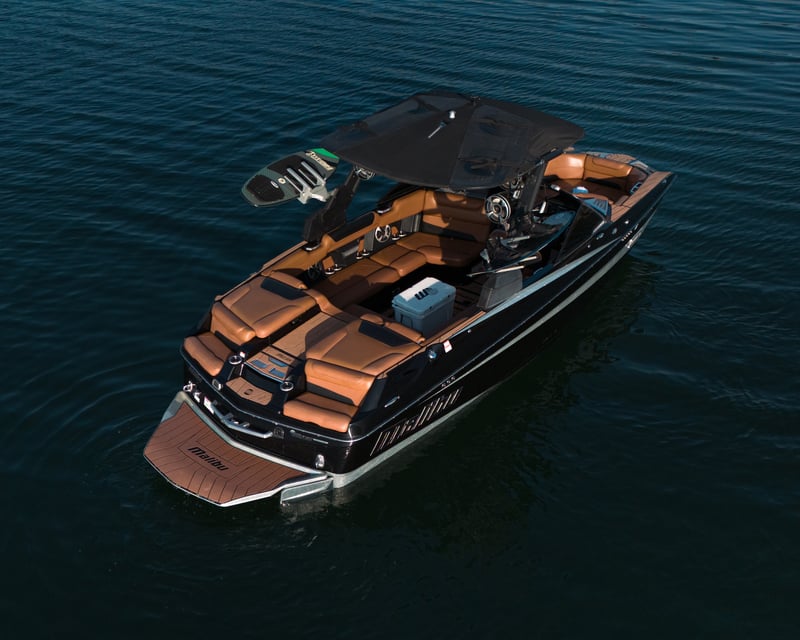 Captained Wakesurf & Wakeboard Boat Charter on Lake Travis