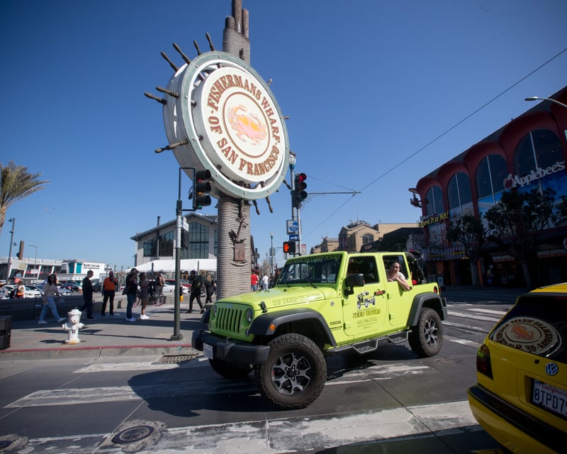 Private Sunset & Night Open-Top Jeep Tour in San Francisco