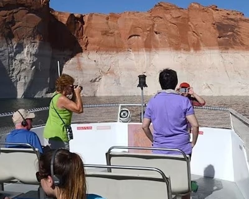 3.5-Hour Boat Tour of Navajo Canyon