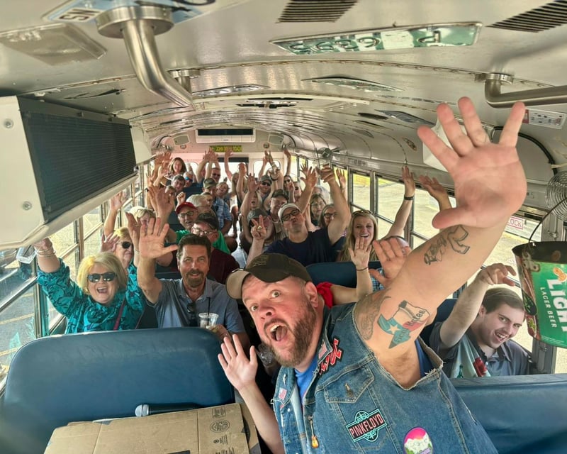 2-Hour Comedy Bus Tour in Chattanooga