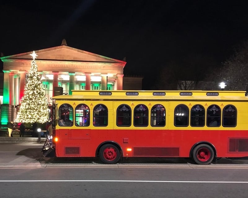 Holiday Sights Trolley Tour in Raleigh