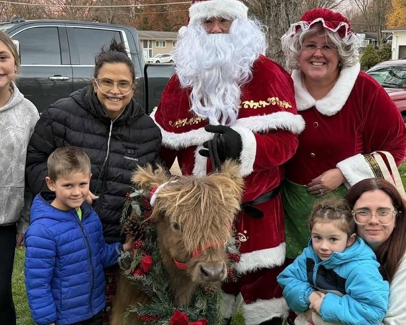 Christmas Farm Visit with Santa & Alpacas in Kent, OH