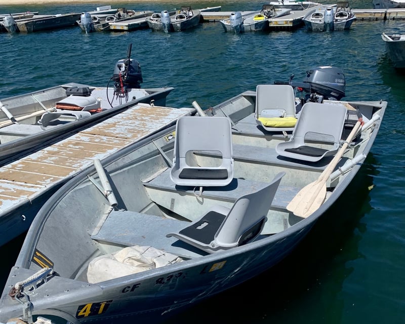 20 HP Motorboat Rental in Mammoth Lakes