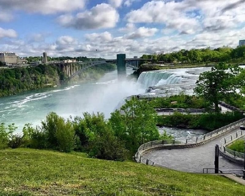 Niagara Falls Daredevil History Guided Walking Tour